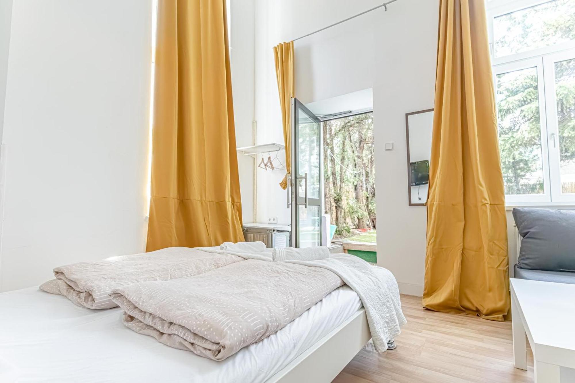 6br / Shared Garden Near Lorenz Boehler & Danube Apartment Wien