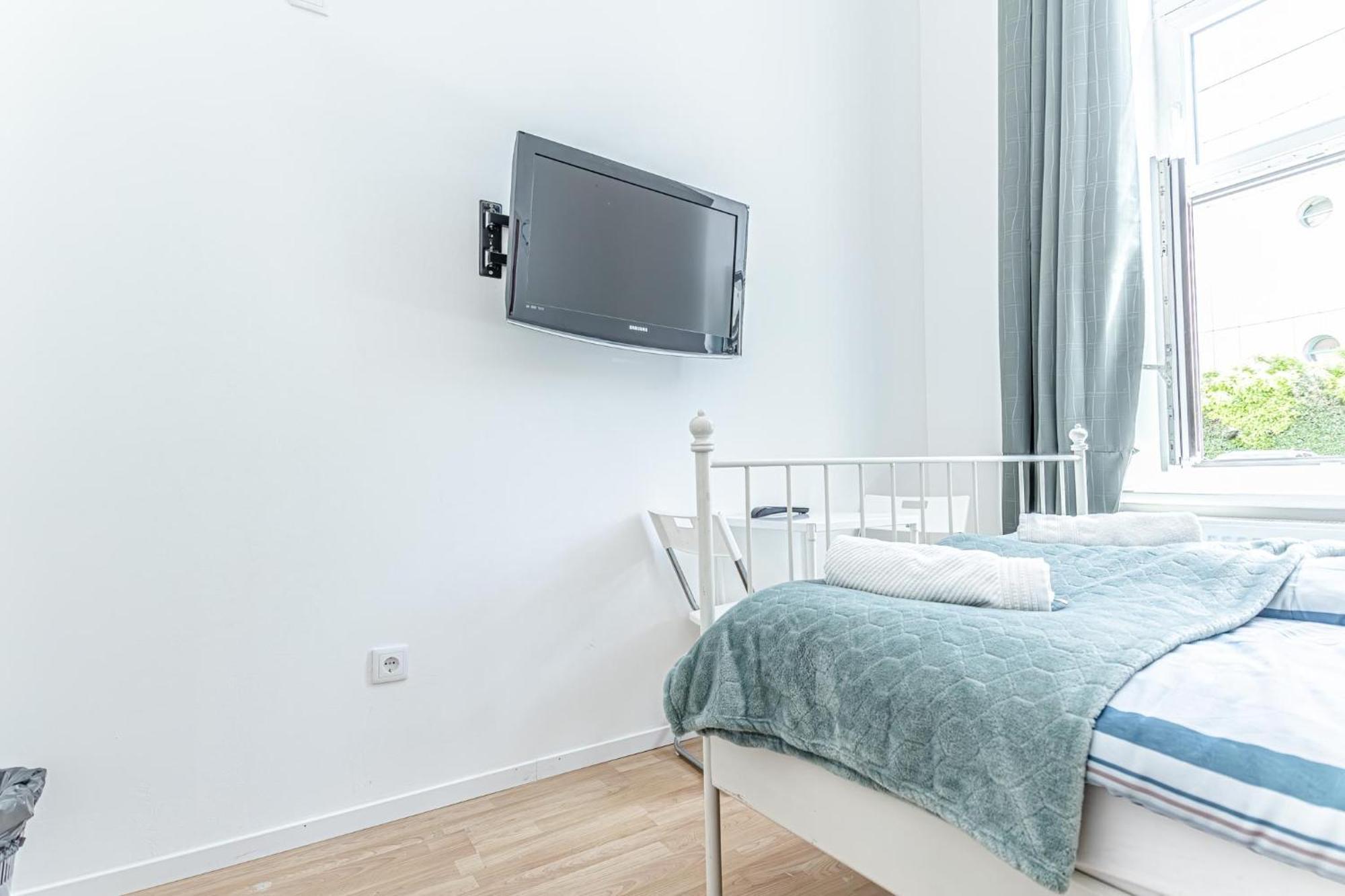 6br / Shared Garden Near Lorenz Boehler & Danube Wien