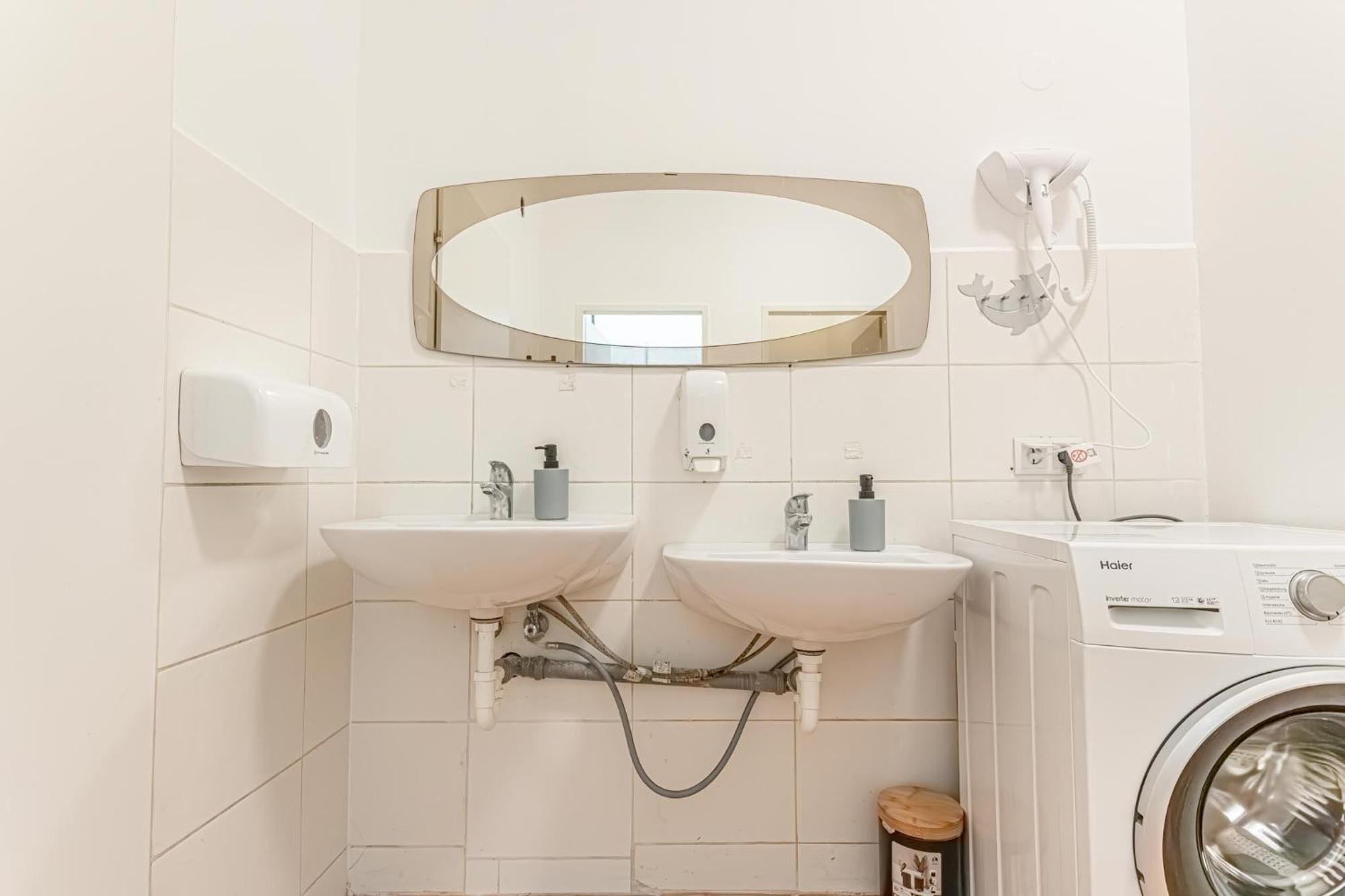 6br / Shared Garden Near Lorenz Boehler & Danube Wien