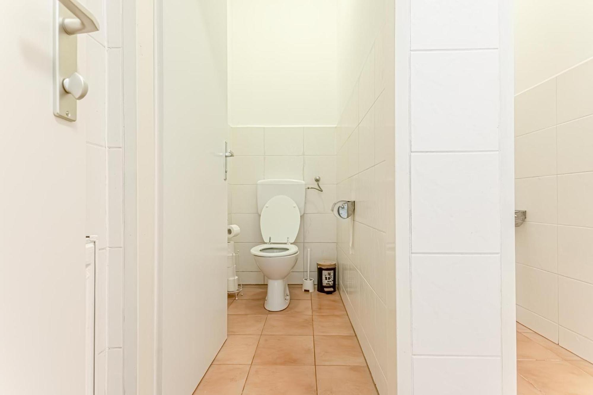 Apartment 6br / Shared Garden Near Lorenz Boehler & Danube Wien