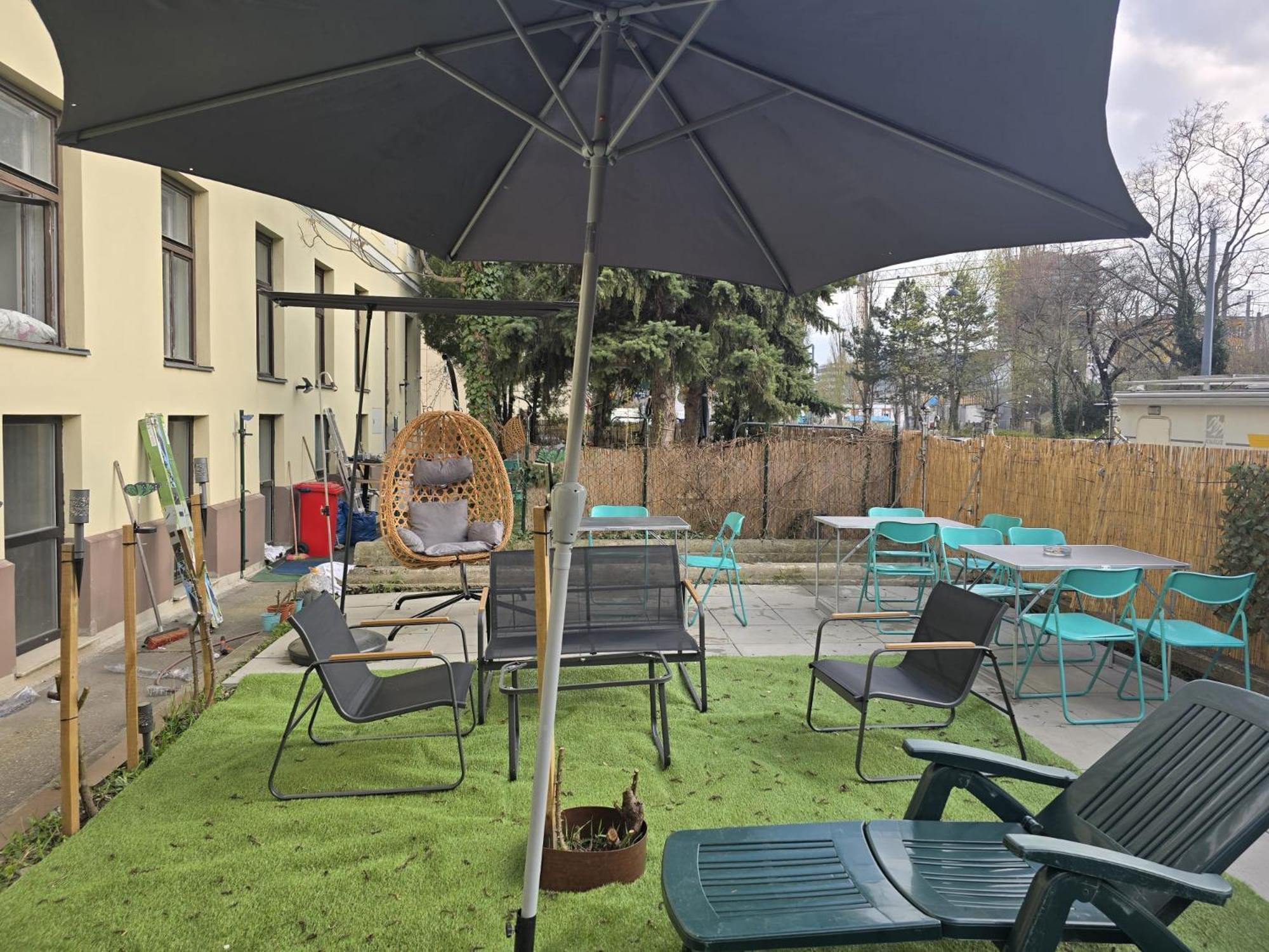 6br / Shared Garden Near Lorenz Boehler & Danube Apartment Wien